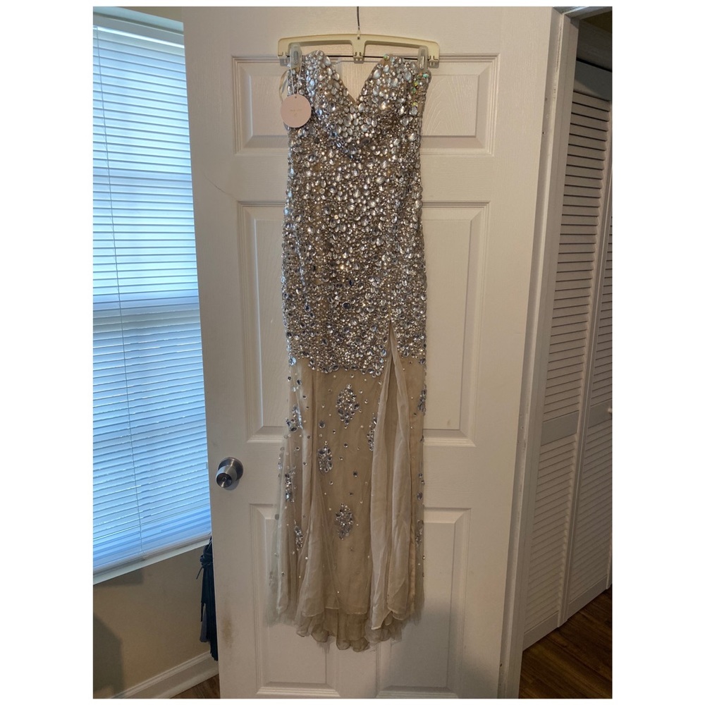 Ball gown dress